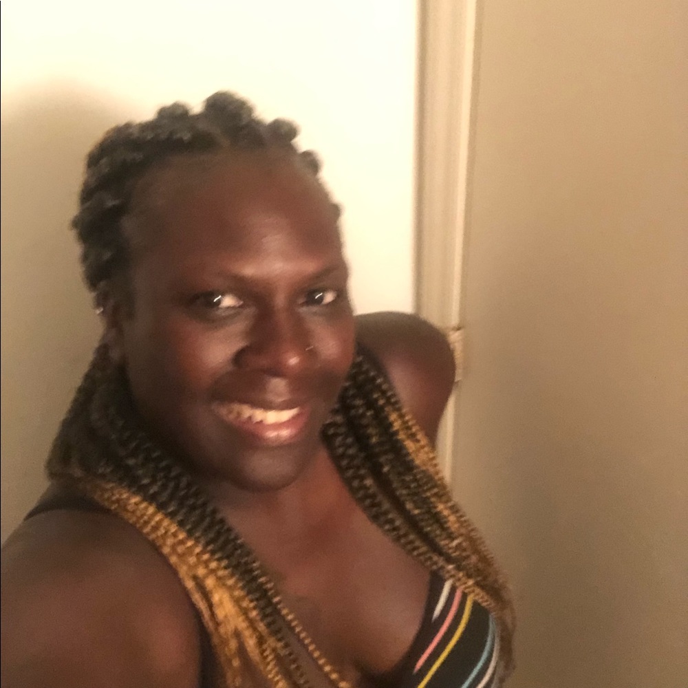 Meet your Posher, Angela